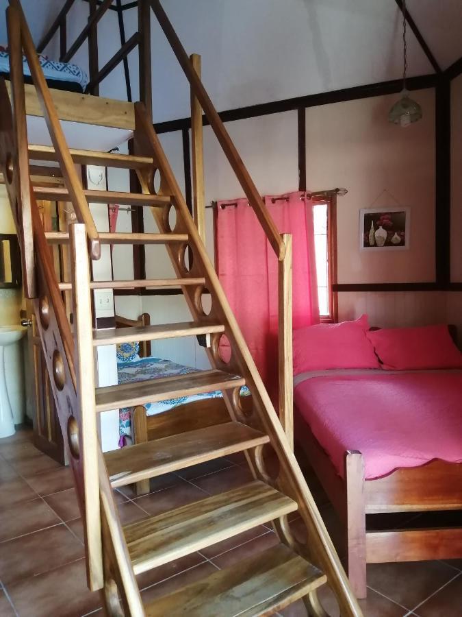 Cabanas Mountain River Lake Inn Nueva California エクステリア 写真