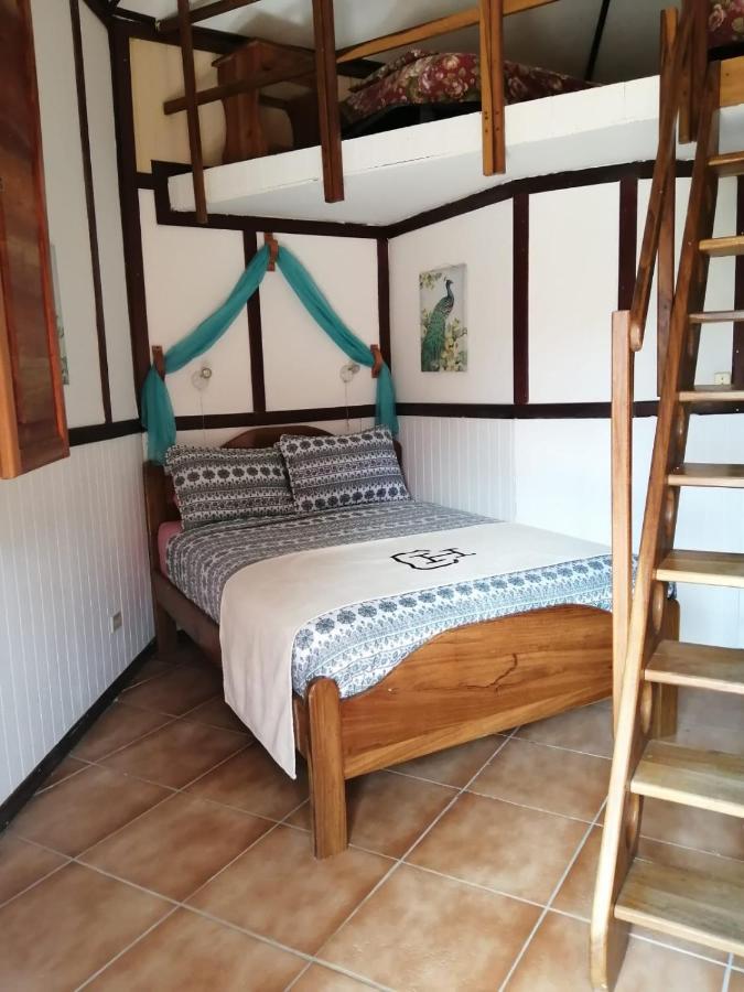 Cabanas Mountain River Lake Inn Nueva California エクステリア 写真