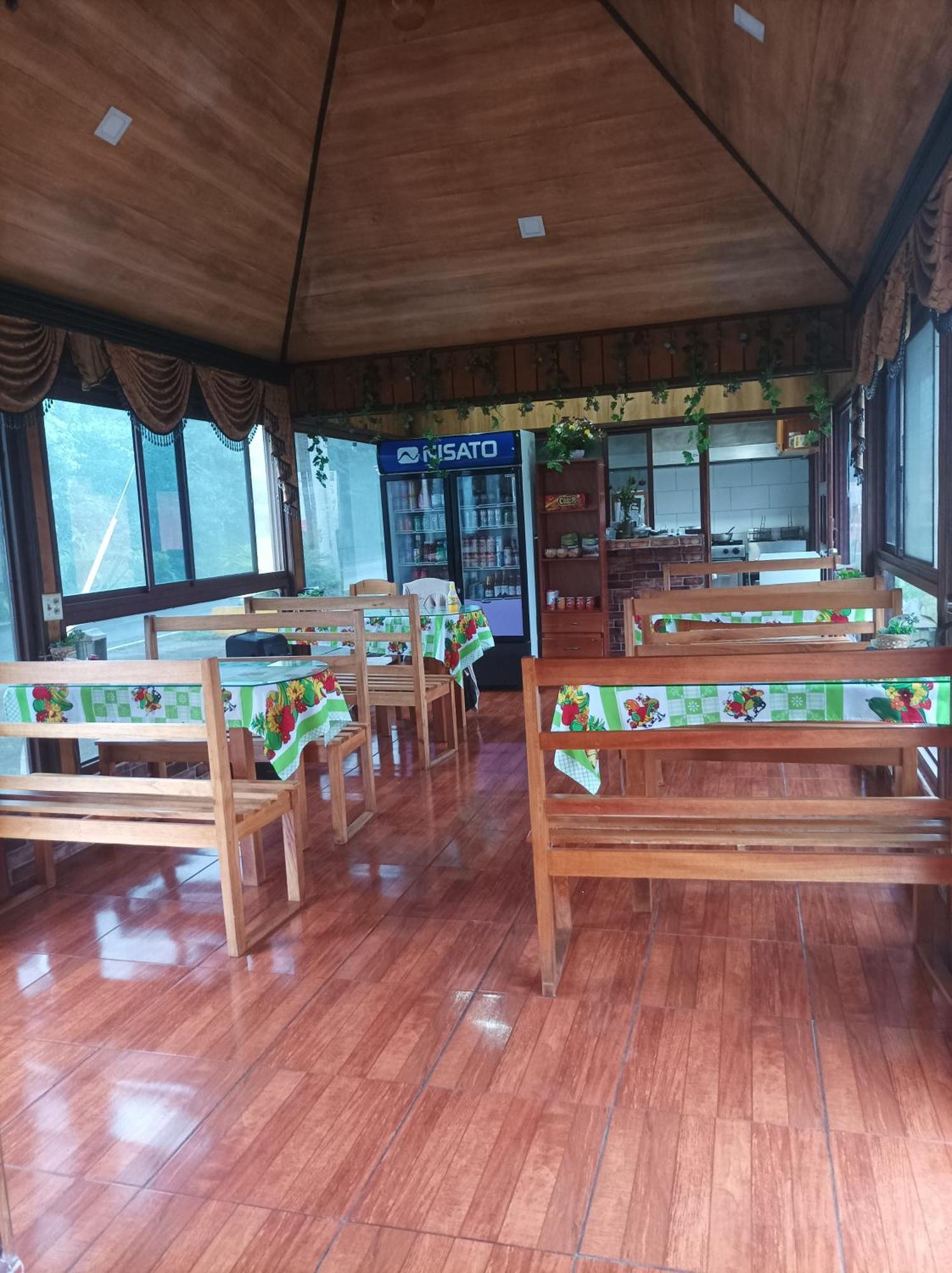 Cabanas Mountain River Lake Inn Nueva California エクステリア 写真